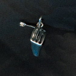 Der Handhänger mit dem Silberdart